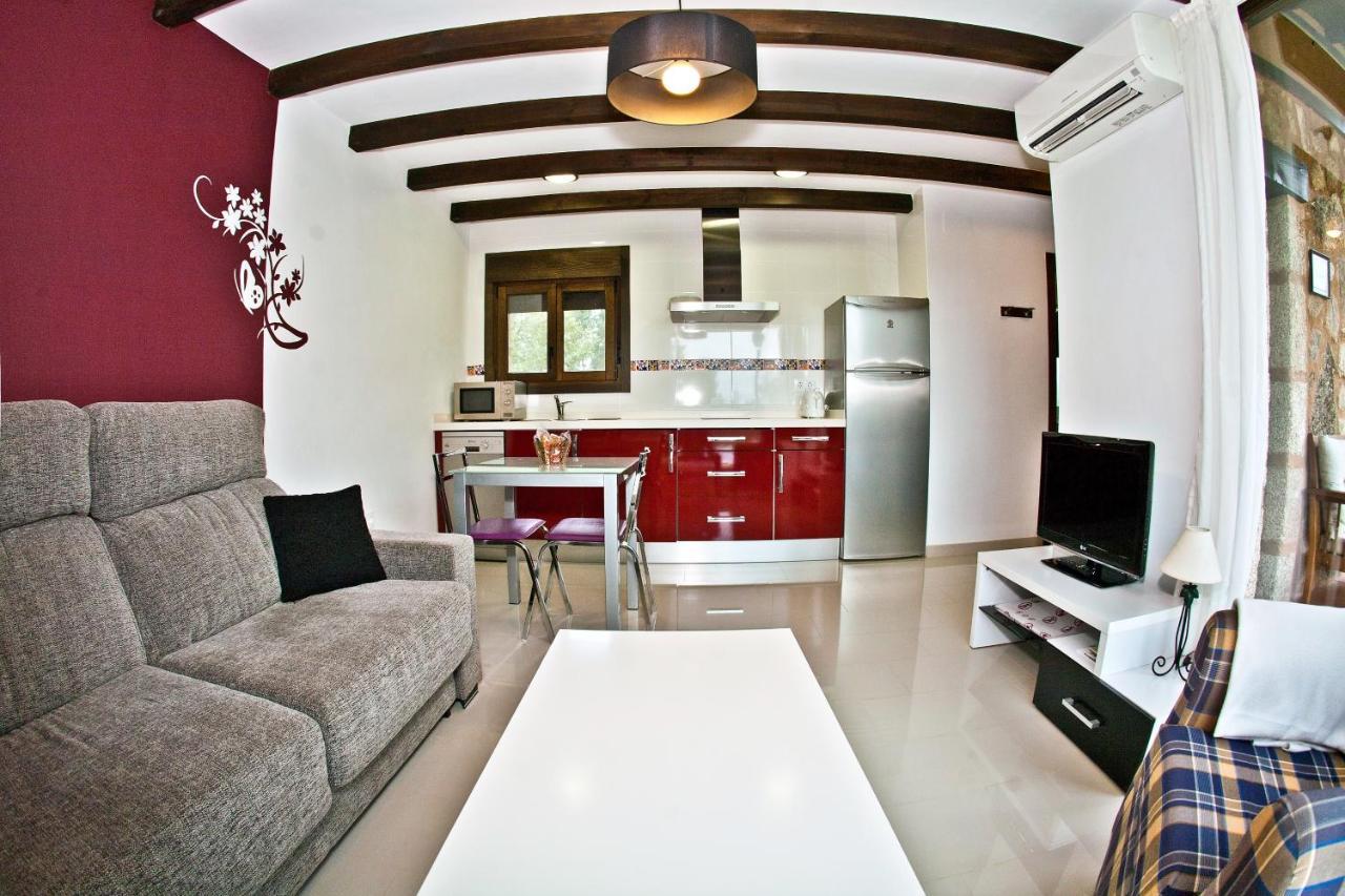 Apartamentos El Roble Valverde de la Vera ภายนอก รูปภาพ
