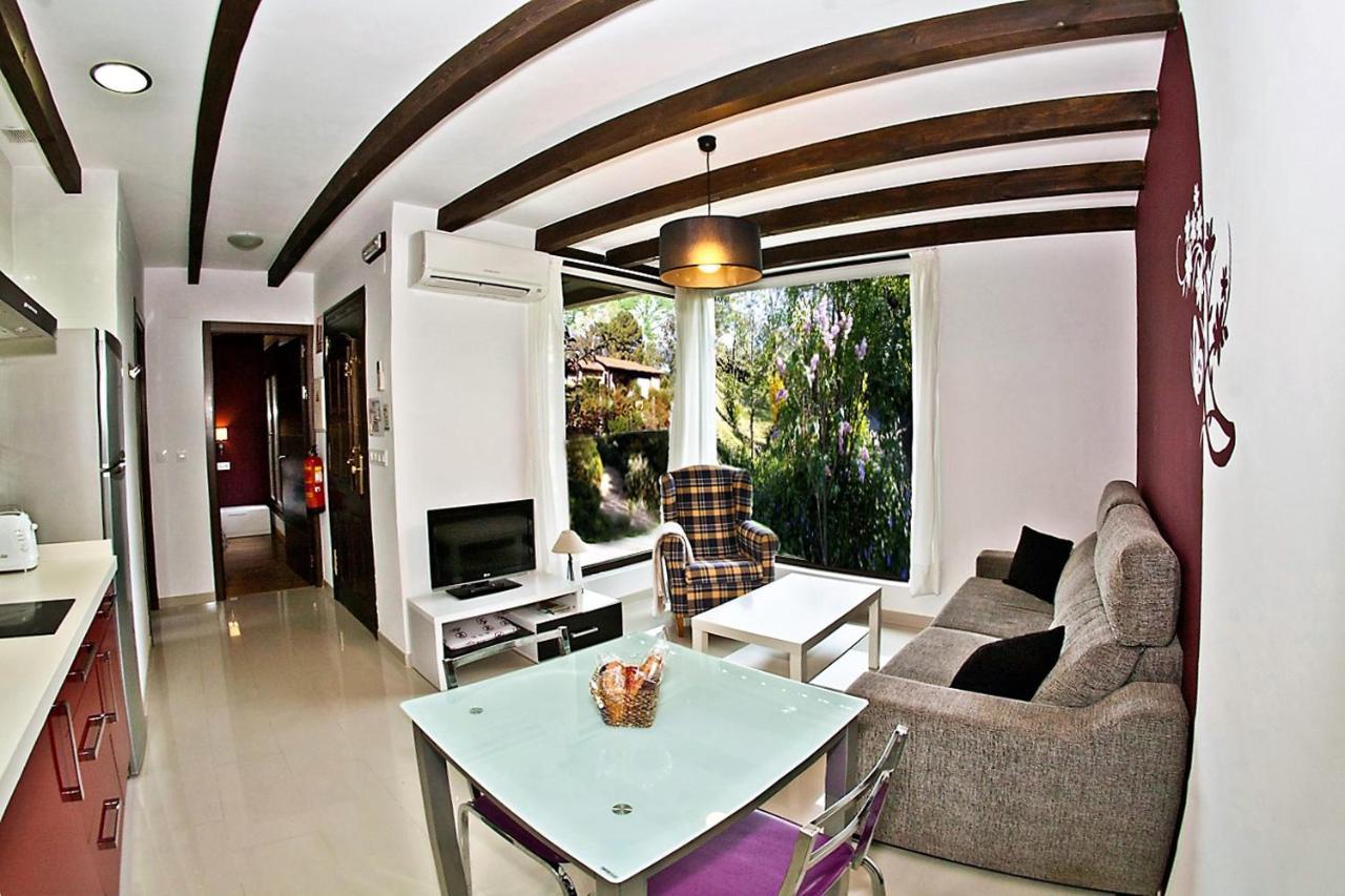 Apartamentos El Roble Valverde de la Vera ภายนอก รูปภาพ