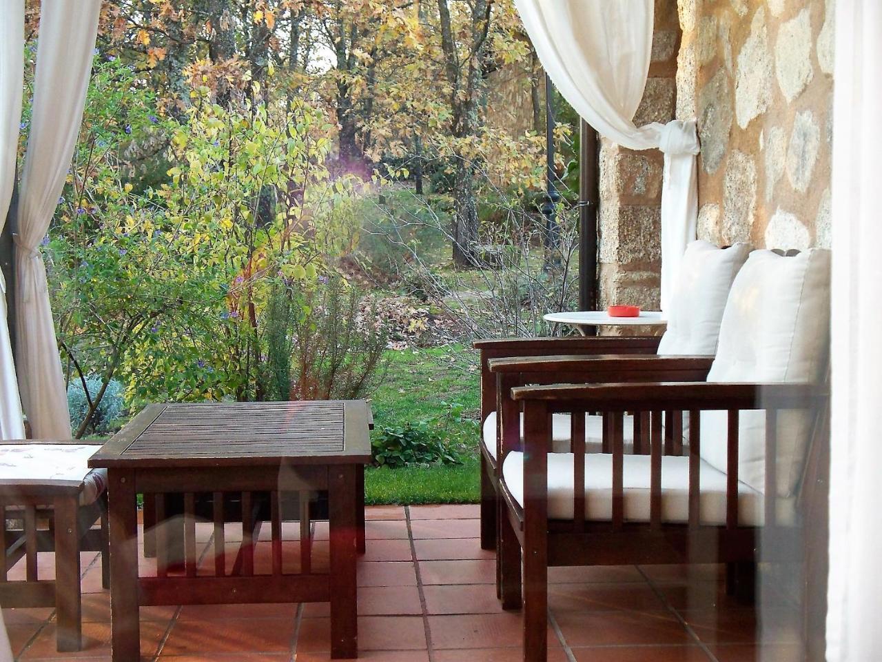 Apartamentos El Roble Valverde de la Vera ภายนอก รูปภาพ