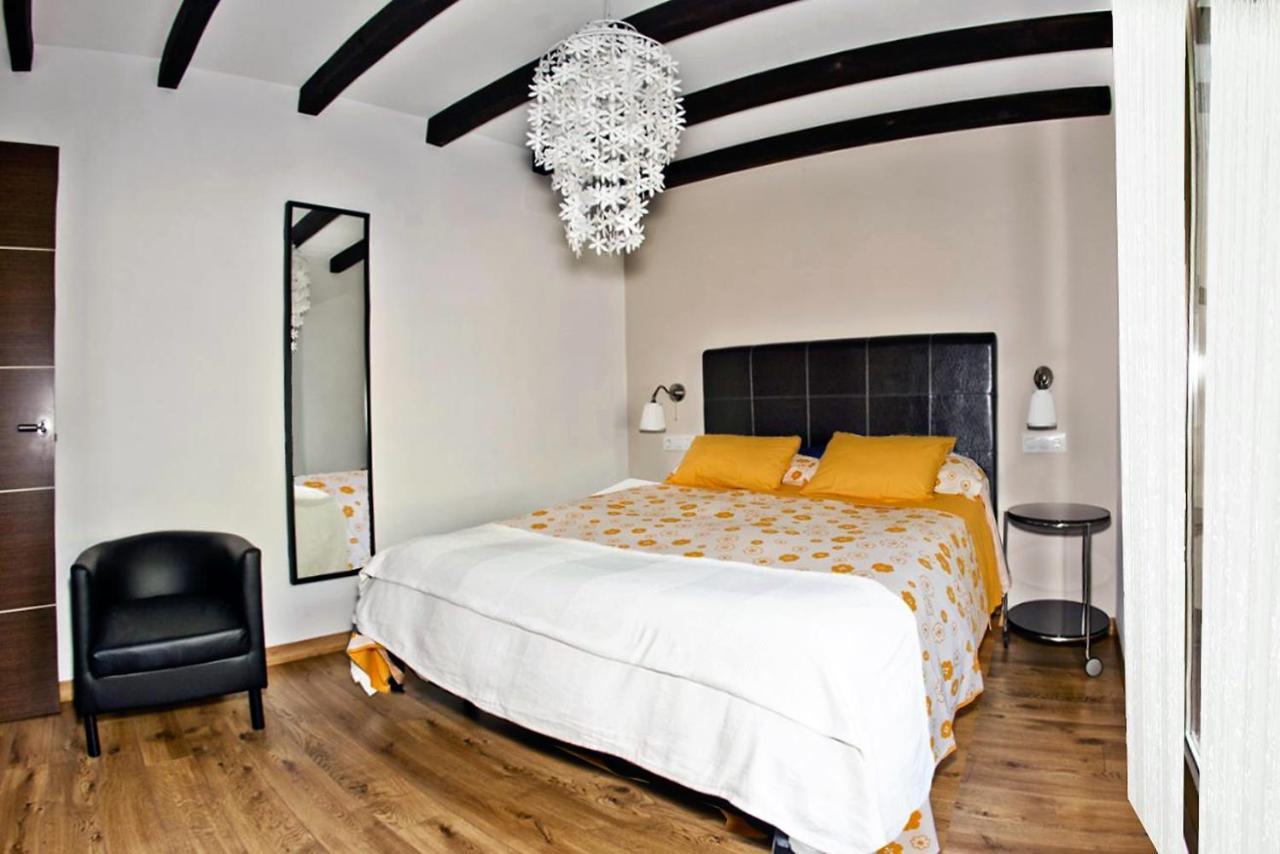 Apartamentos El Roble Valverde de la Vera ภายนอก รูปภาพ