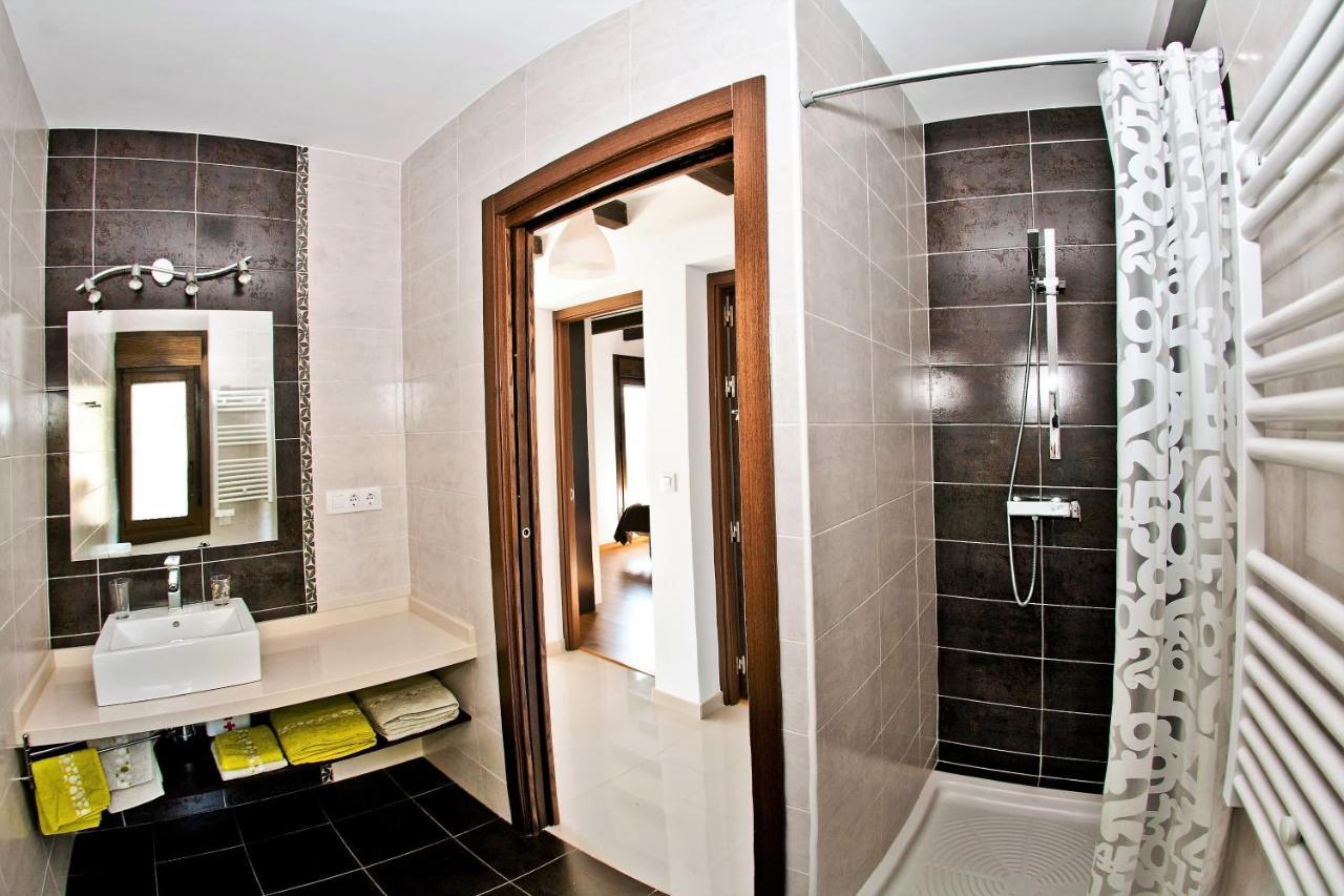 Apartamentos El Roble Valverde de la Vera ภายนอก รูปภาพ