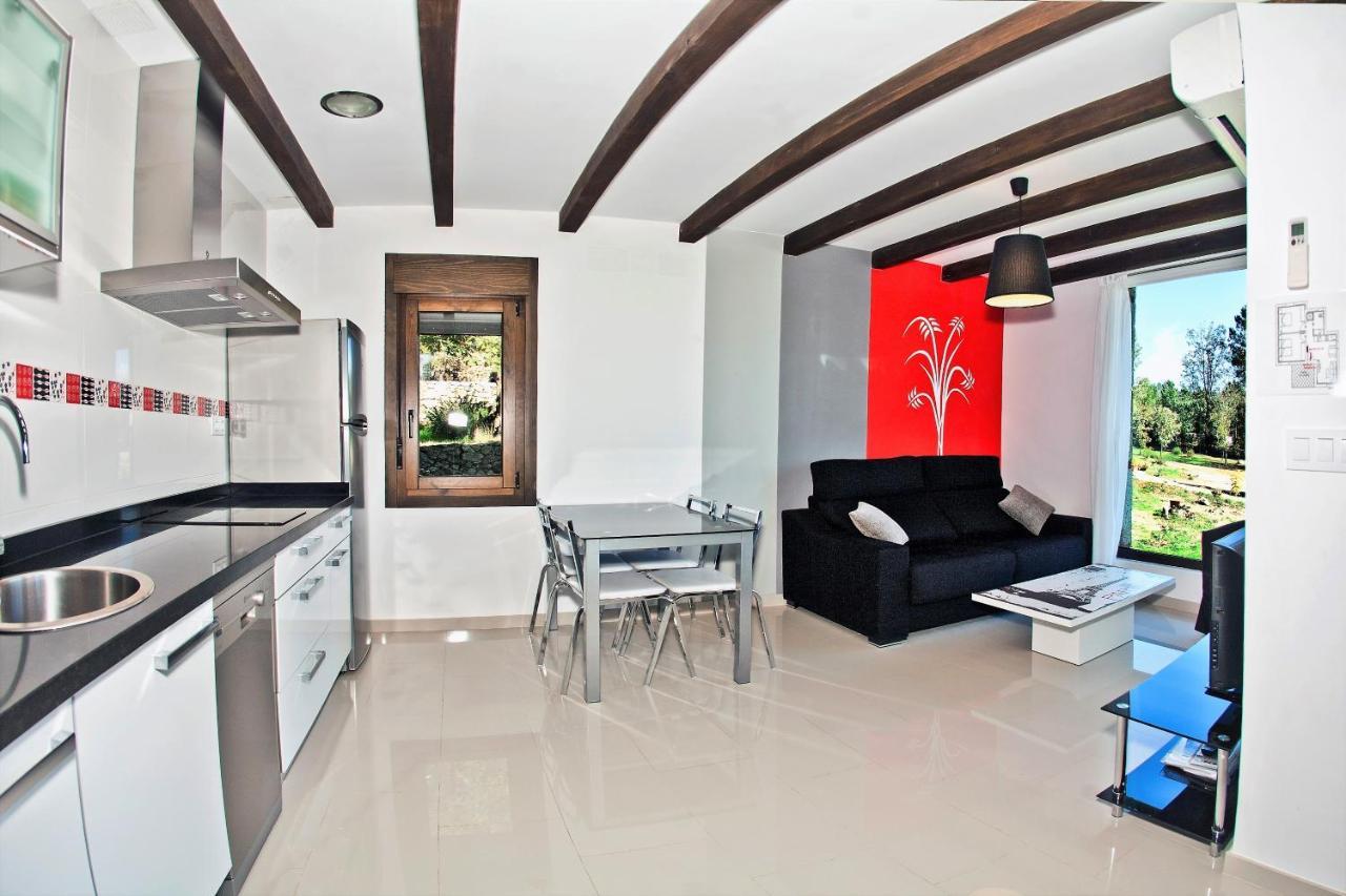 Apartamentos El Roble Valverde de la Vera ภายนอก รูปภาพ