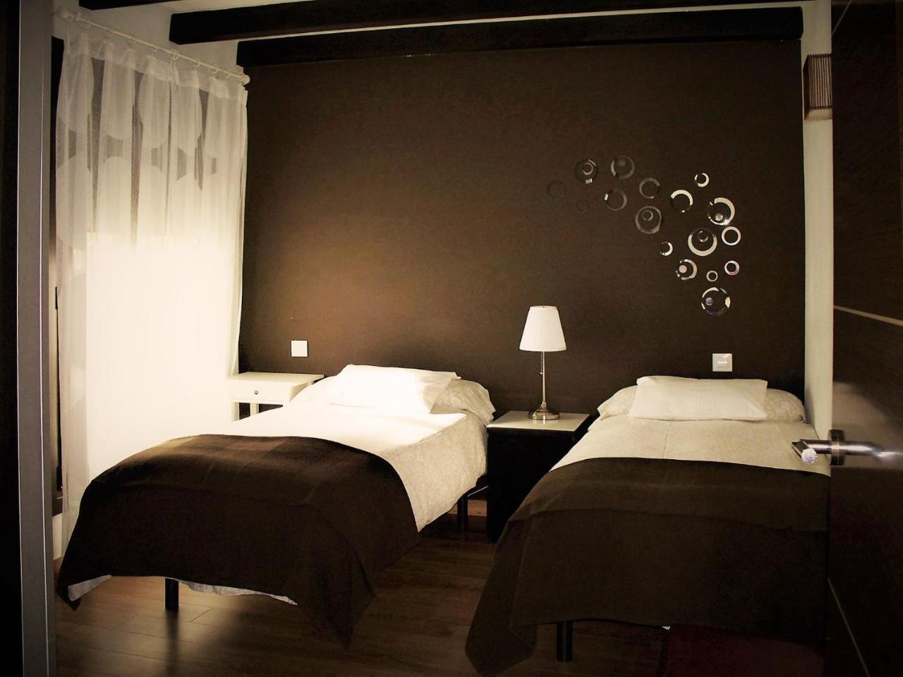 Apartamentos El Roble Valverde de la Vera ภายนอก รูปภาพ